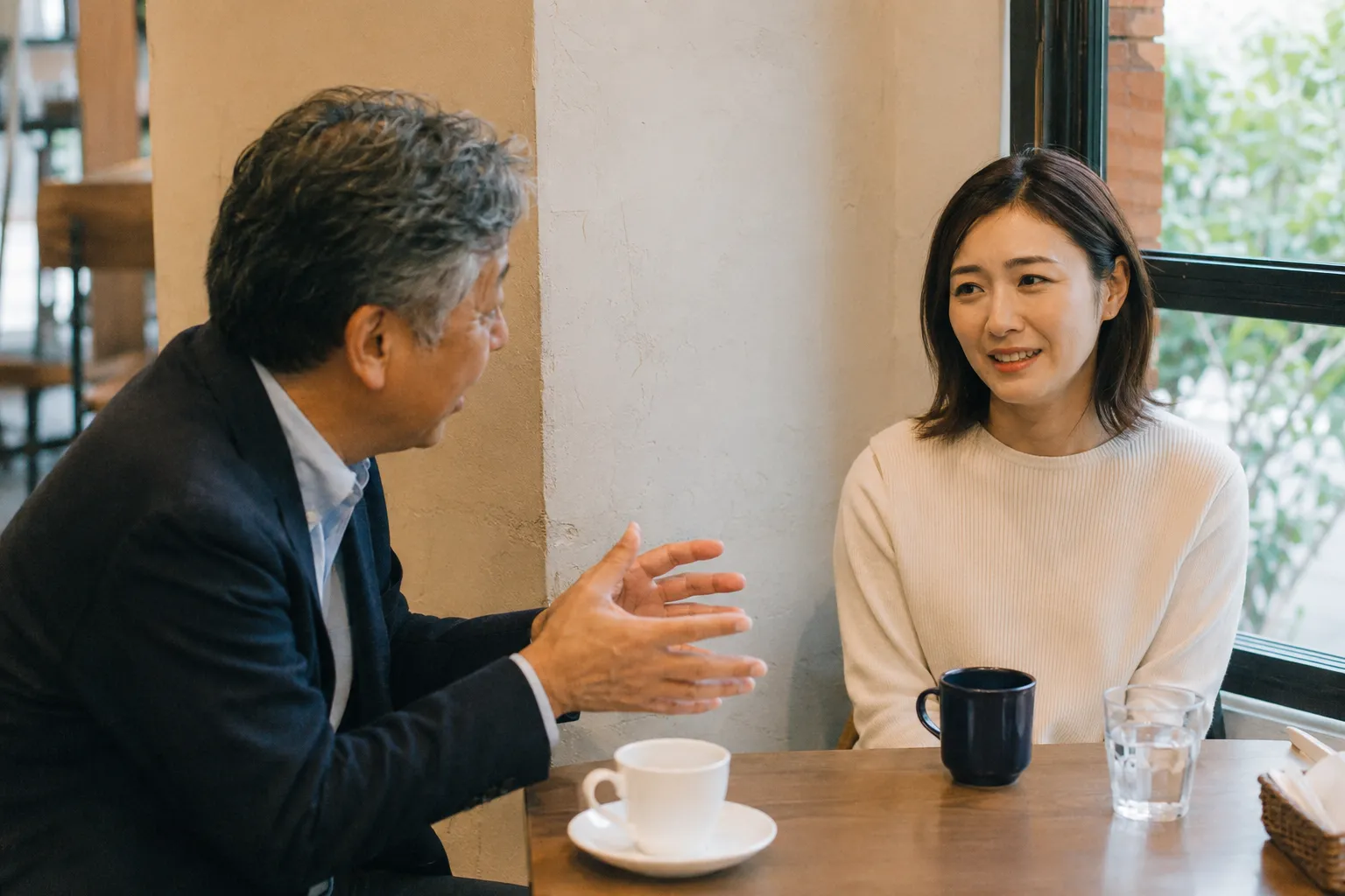 マッチングアプリで女性から「やばい」と思われる50代男性の共通点